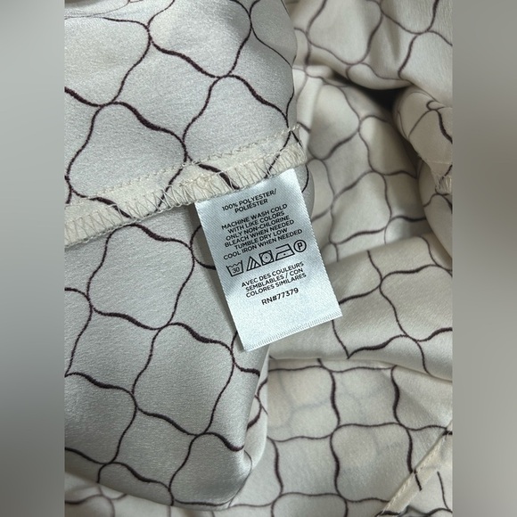 New! Ann Taylor Geometric Print Blouse Womens Size Medium - Picture 7 of 9